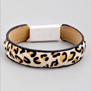 Leopard Print Bracelet Lightning Charger